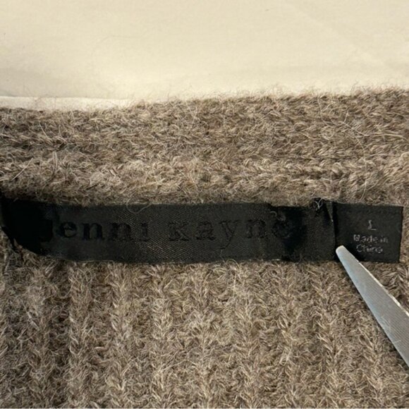 Jenni Kayne Women’s Merino wool/baby alpaca Blend Sweater, size L, V-neck, taupe - Picture 4 of 9